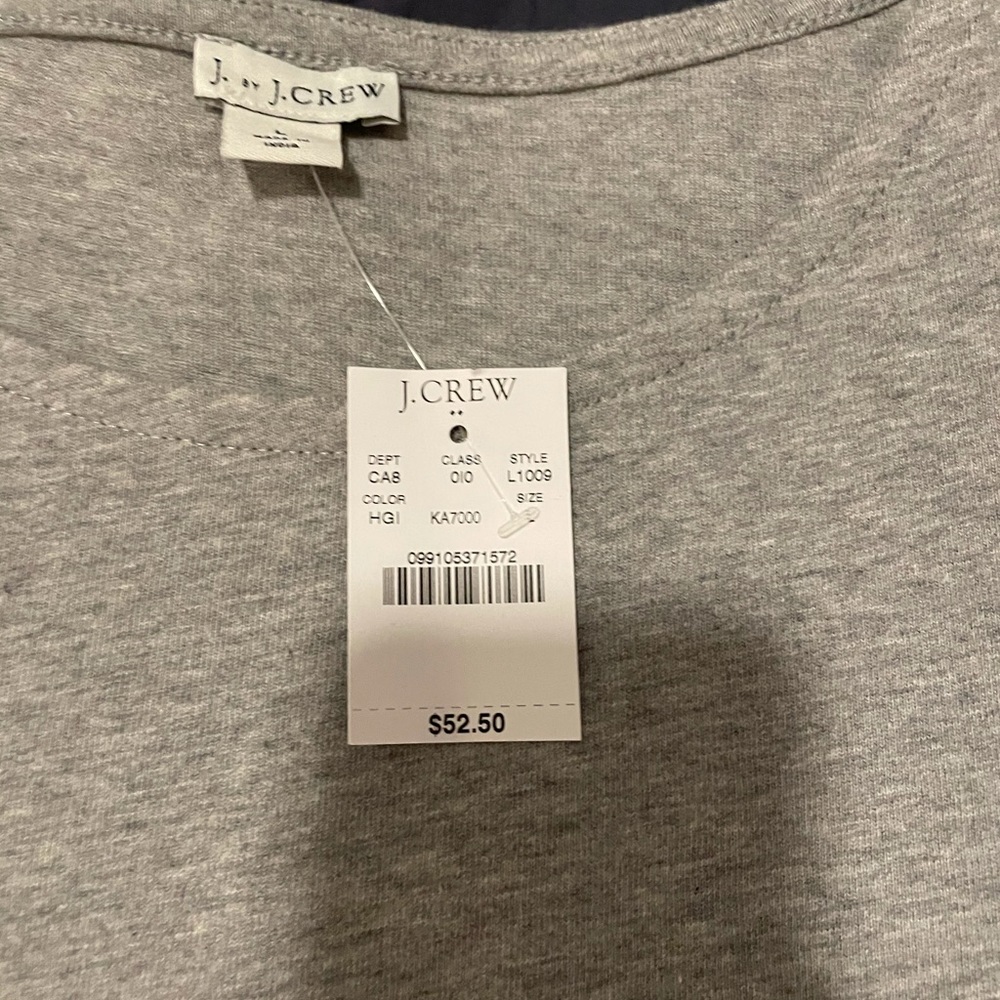 Gray quarter length shirt with lace